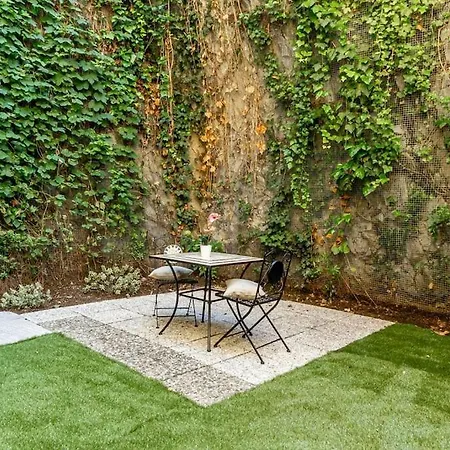 Apt 246 Private Courtyard And Garage Apartment Como